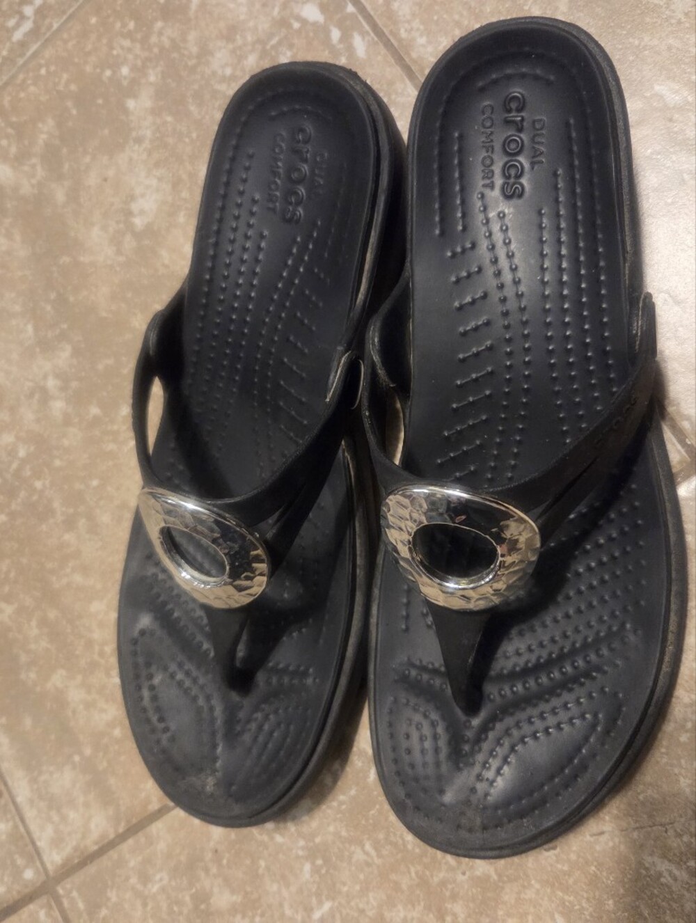 Crocs Sanrah Matte  Silver Circle Slide Sandal Black Women's Size 7
